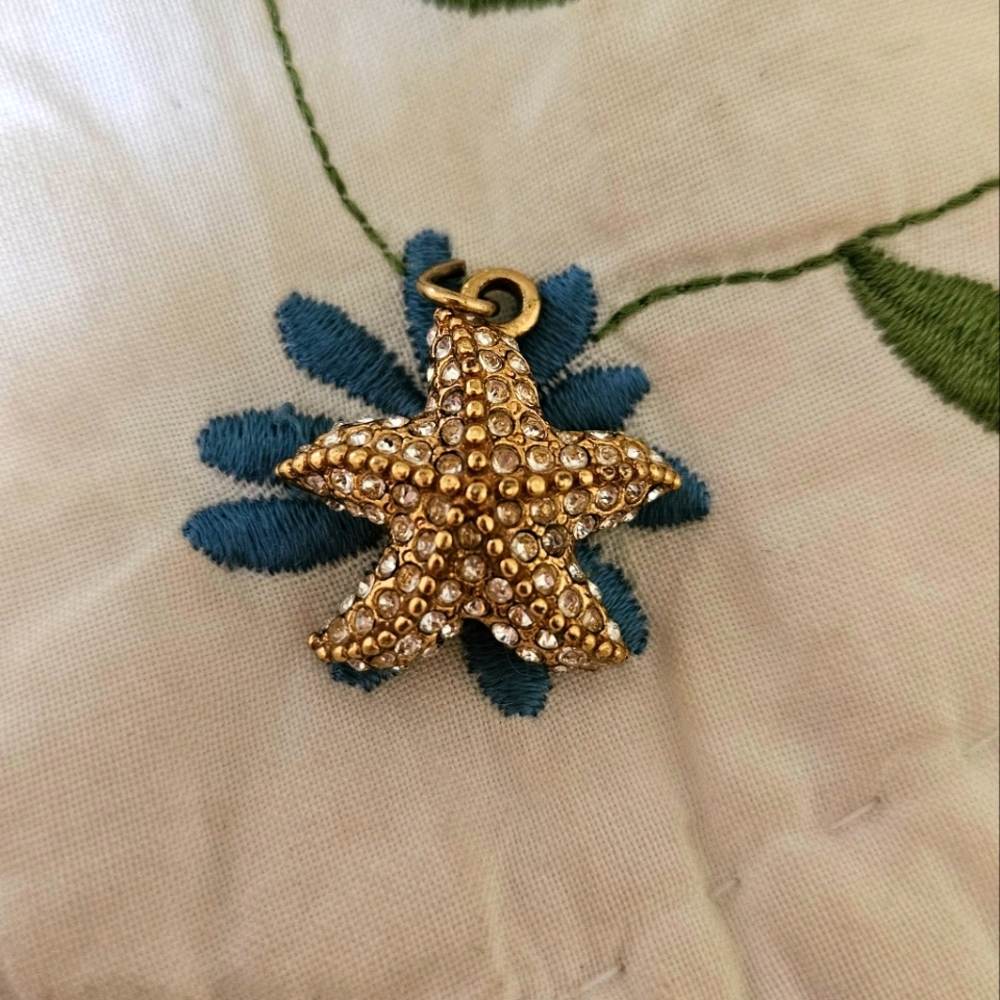 Beautiful thick starfish charm